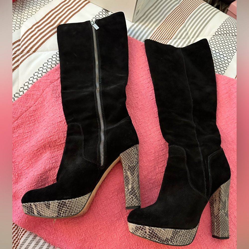 Michael Kors Lesly Black Suede Leather
Knee High Boots Heel sz 7 - Picture 2 of 11